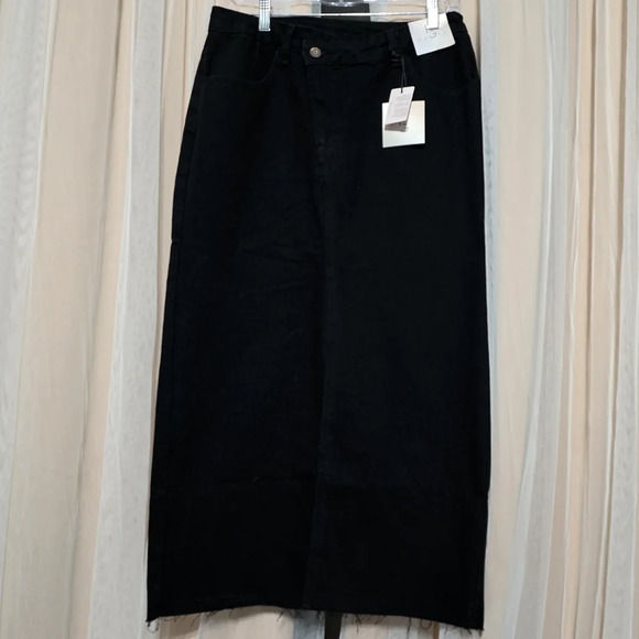 NWT Happily Grey Black Denim Maxi Skirt With High Front Slit & Raw Hem, Sz 9/28.